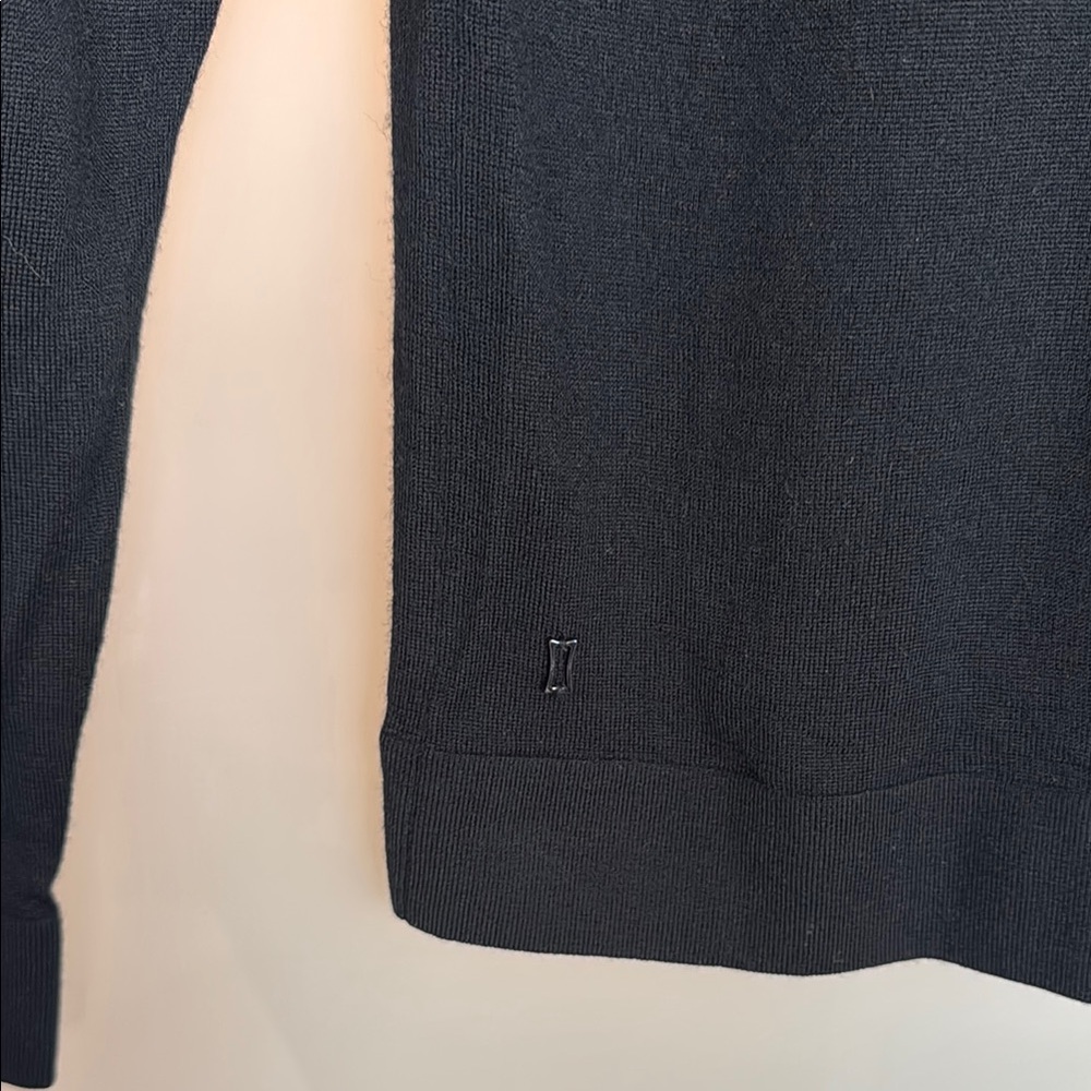 Kit and Ace - Black V-Neck Women's Sweater - Picture 3 of 3